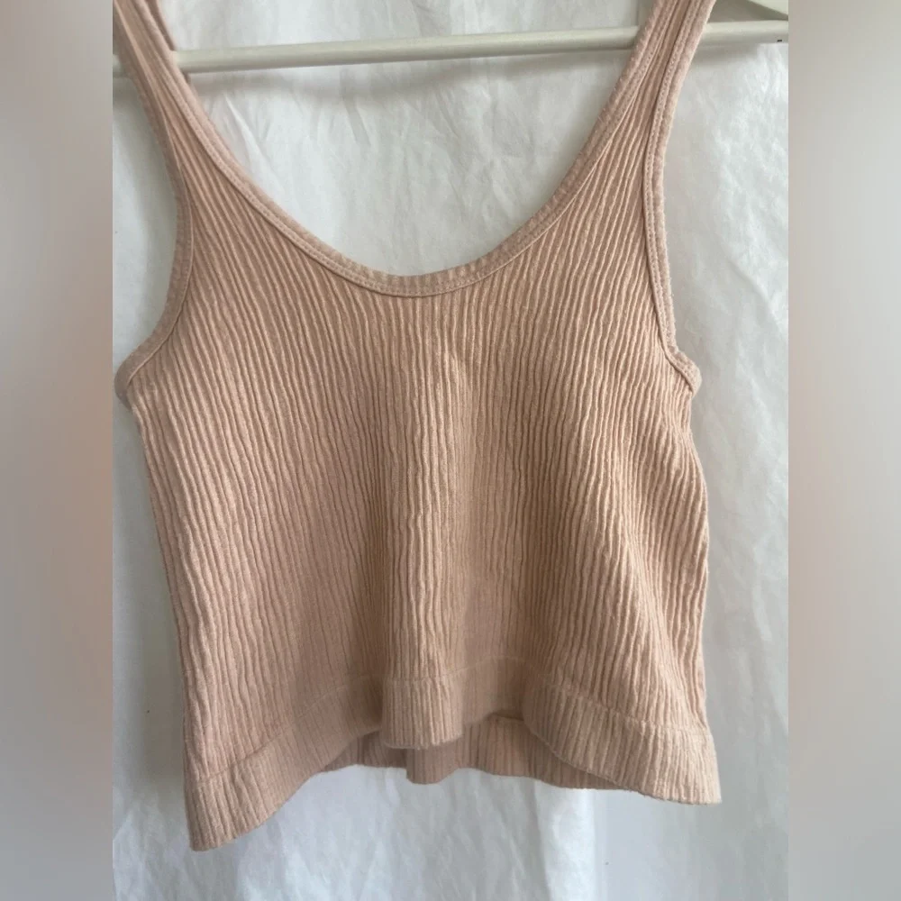 Urban Outfitters Out From Under Drew Seamless top Size Medium - Picture 7 of 11